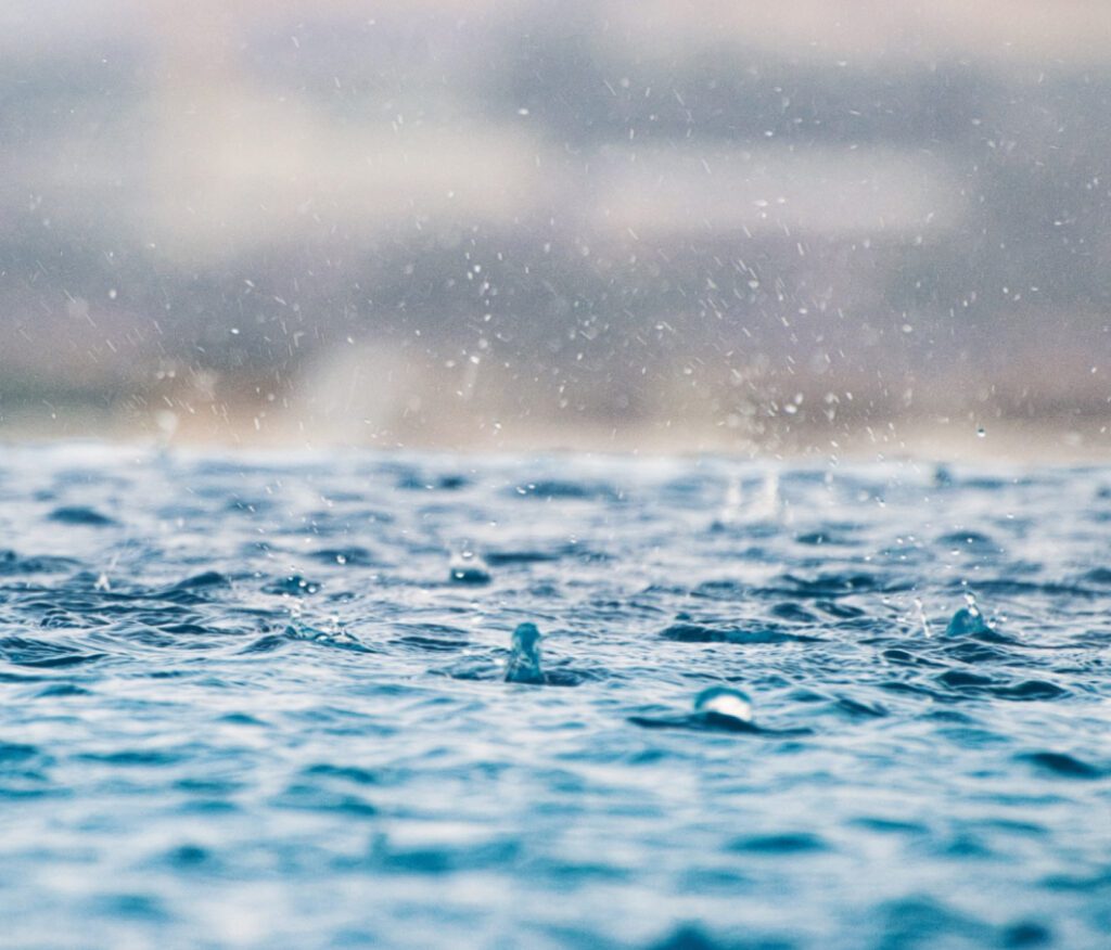 Highland Spring Healthy Hydration - Rain drops.